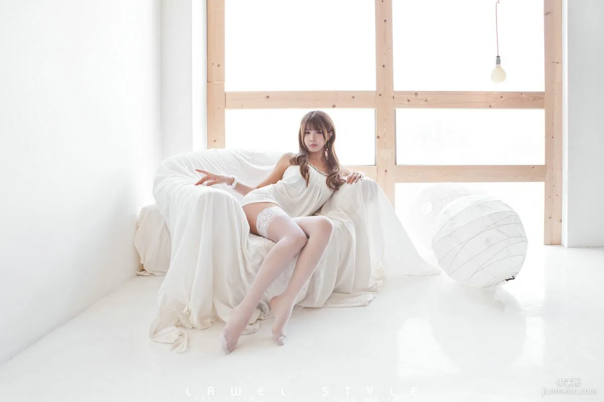 韓國妹子許允美《極品白絲天使》寫真集 28