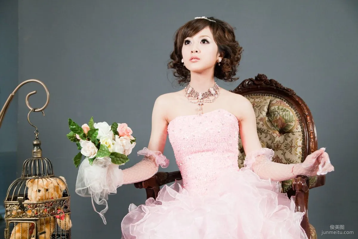 張允霏/果子MM《創意婚紗潮流風》寫真集 38