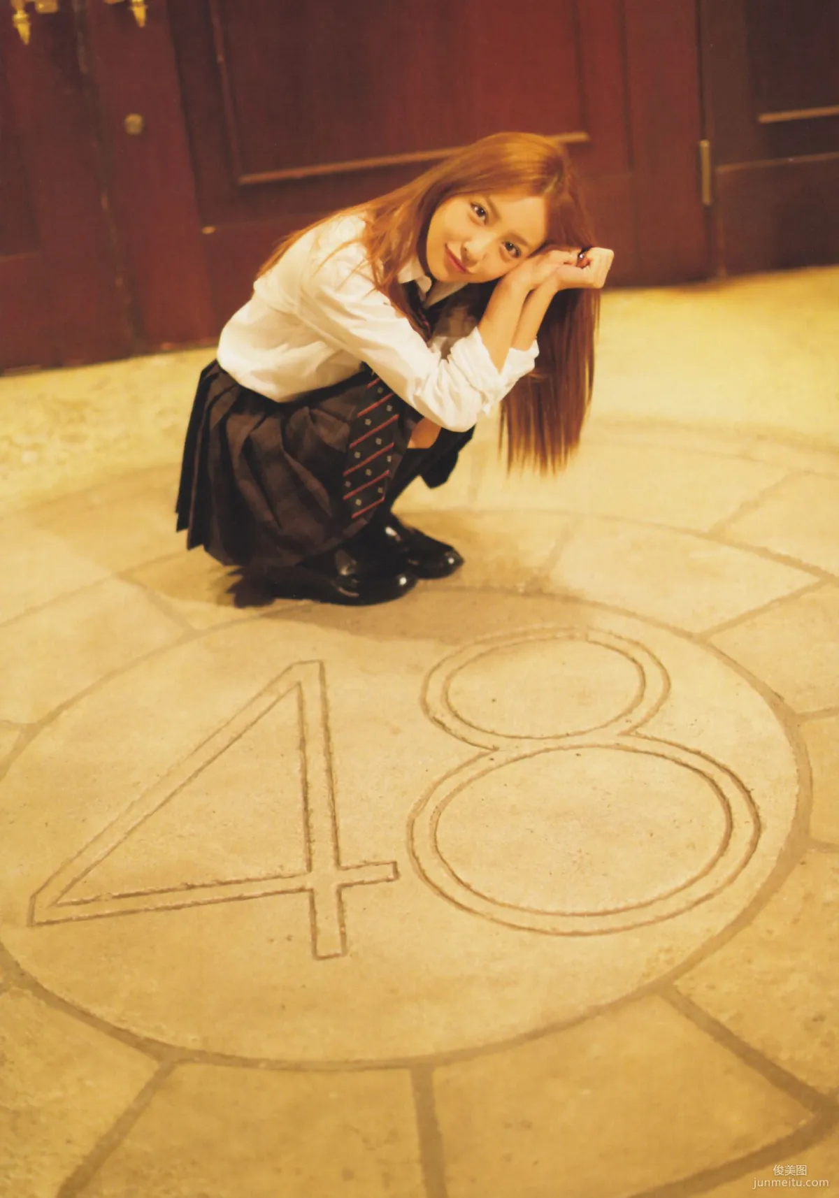 闆野友美 AKB48卒業記念《Tomochin ともちん》寫真集 51