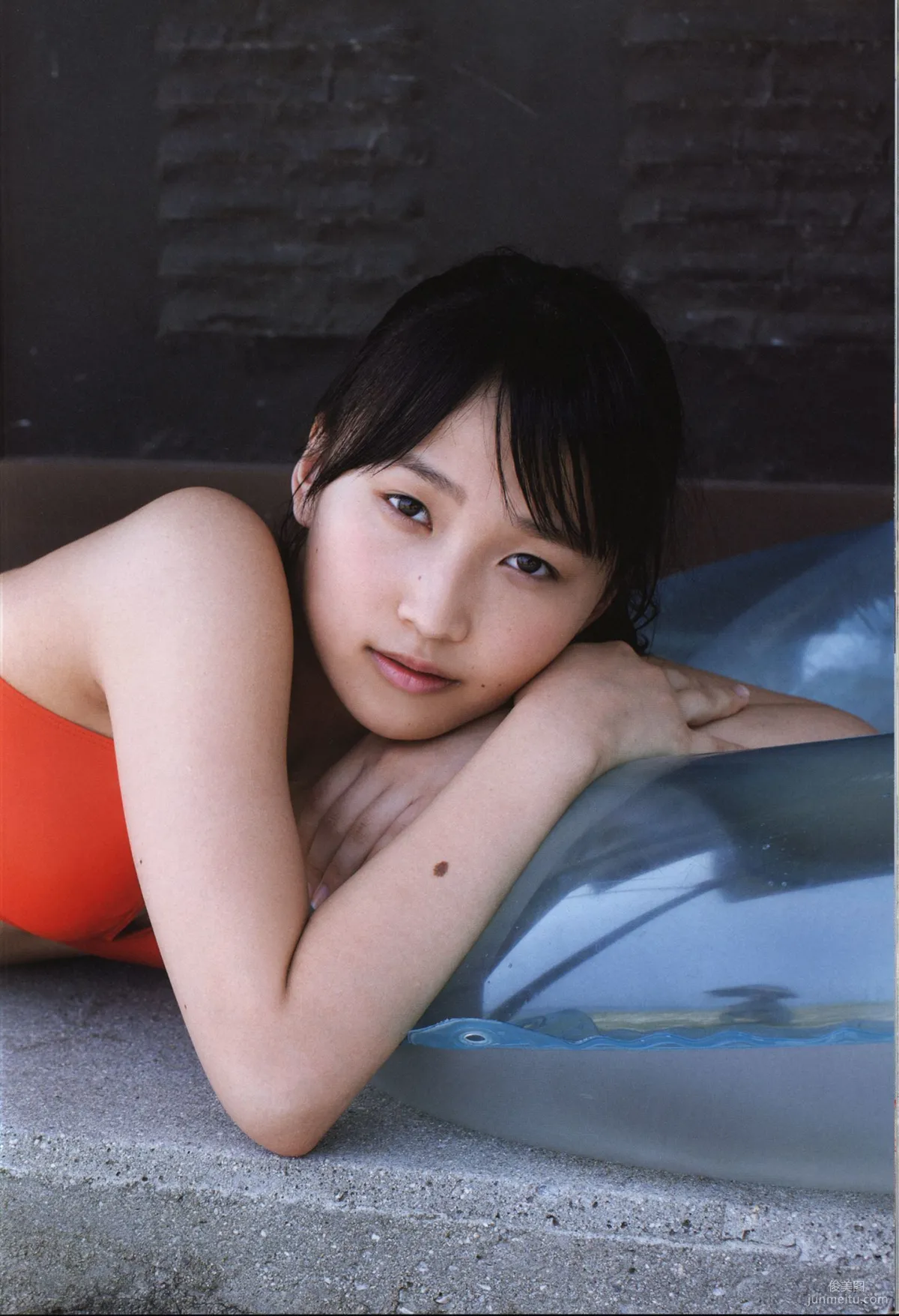 Riho Sayashi 鞘師裡保《太陽》寫真集 12