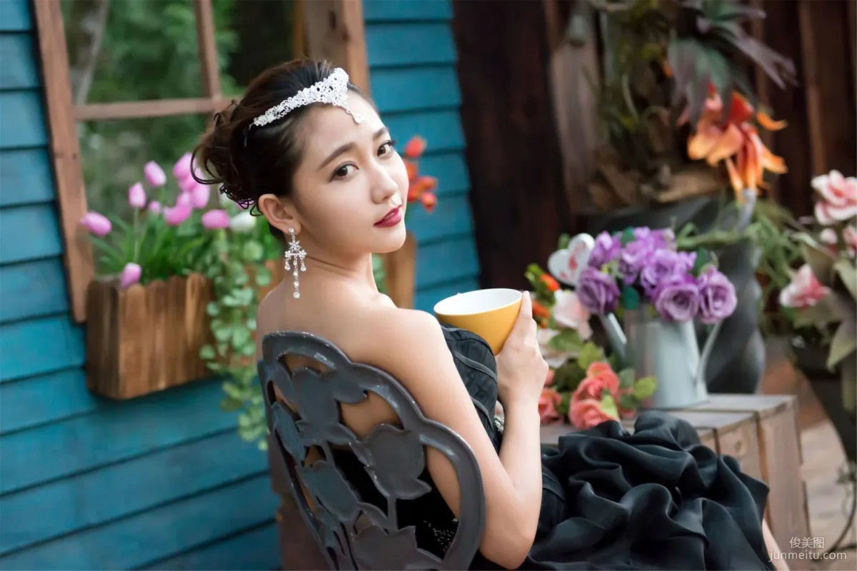 台灣女神許慶琳/許慶伶《綻放的玫瑰》寫真集 7