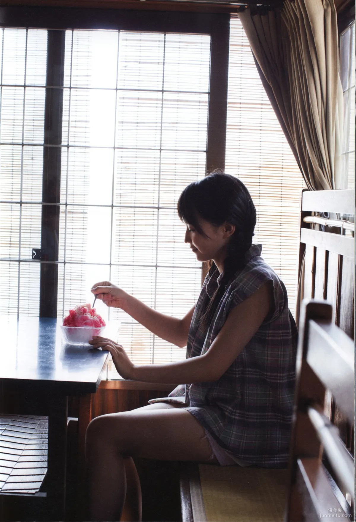 Riho Sayashi 鞘師裡保《太陽》寫真集 19