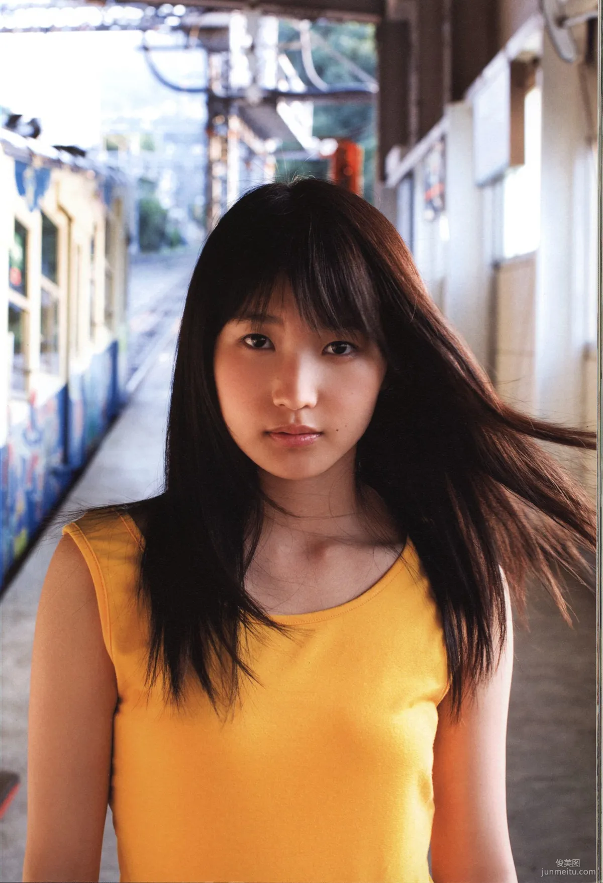 Riho Sayashi 鞘師裡保《太陽》寫真集 46