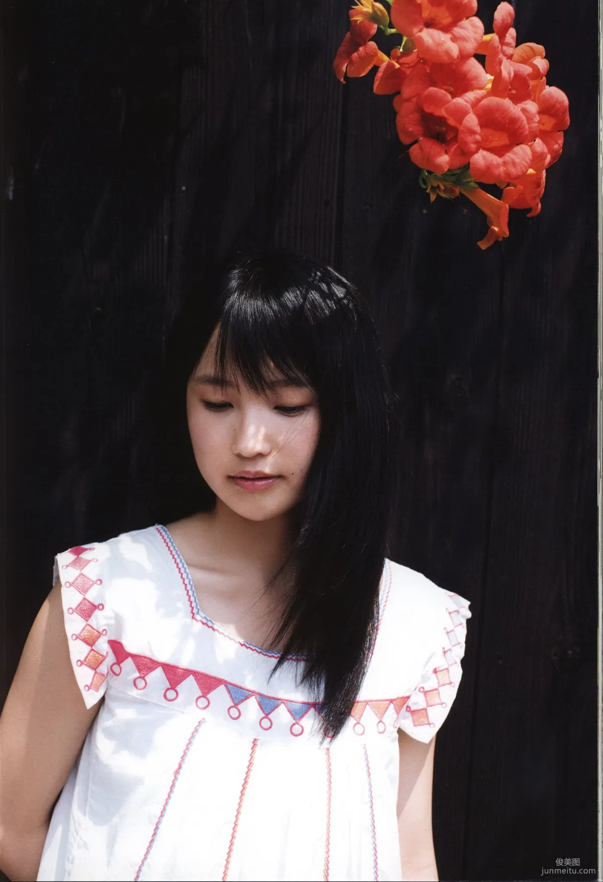 Riho Sayashi 鞘師裡保《太陽》寫真集 30