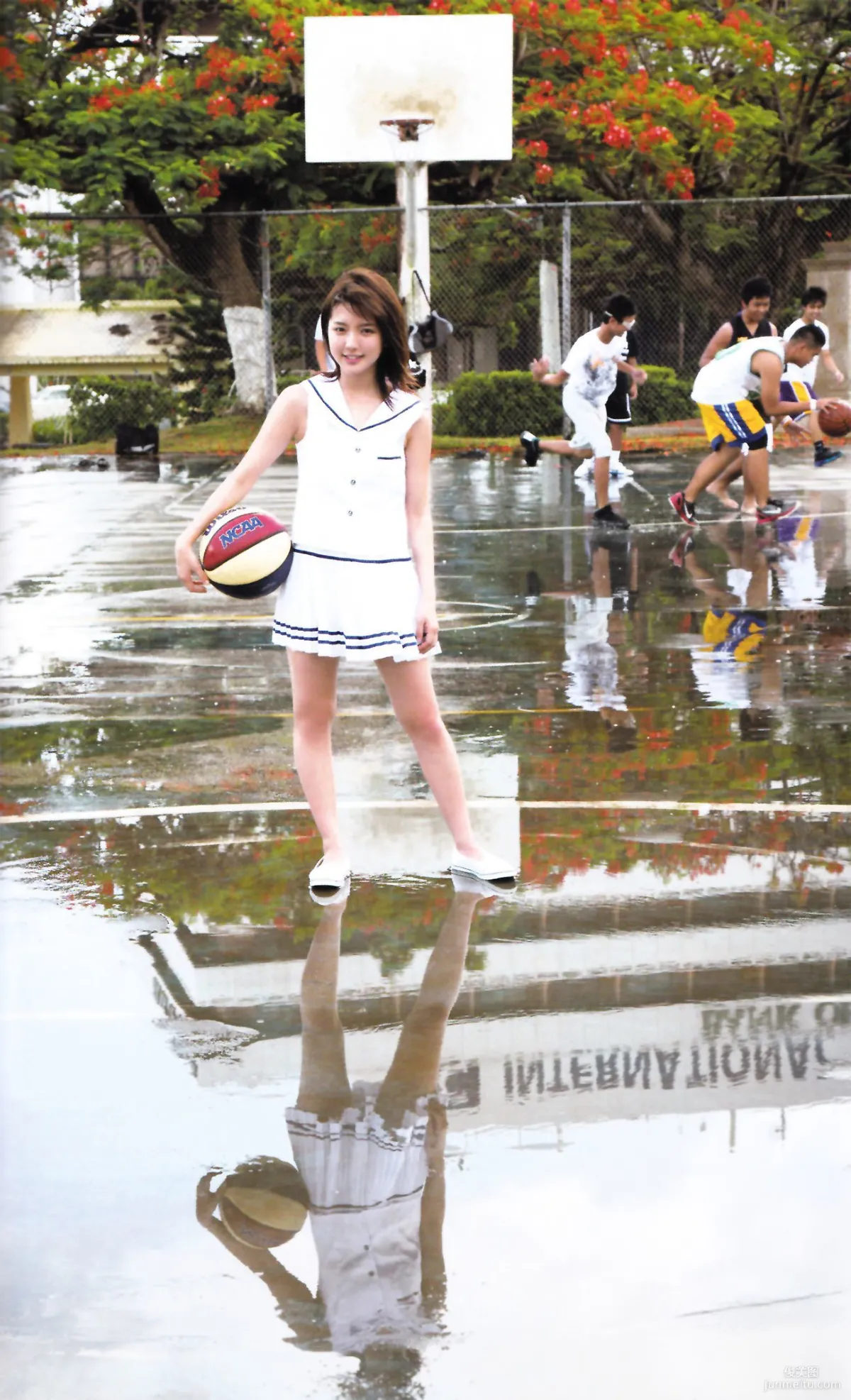 Erina Mano 真野恵裡菜《Manodate》 寫真集 58