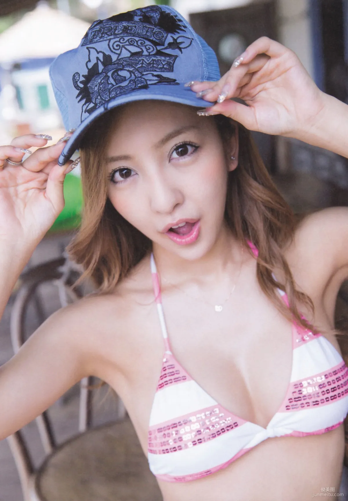 闆野友美 AKB48卒業記念《Tomochin ともちん》寫真集 49