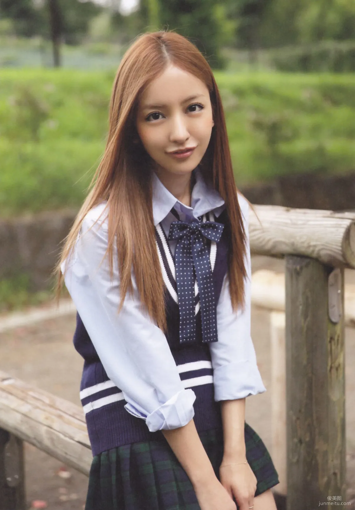 闆野友美 AKB48卒業記念《Tomochin ともちん》寫真集 83
