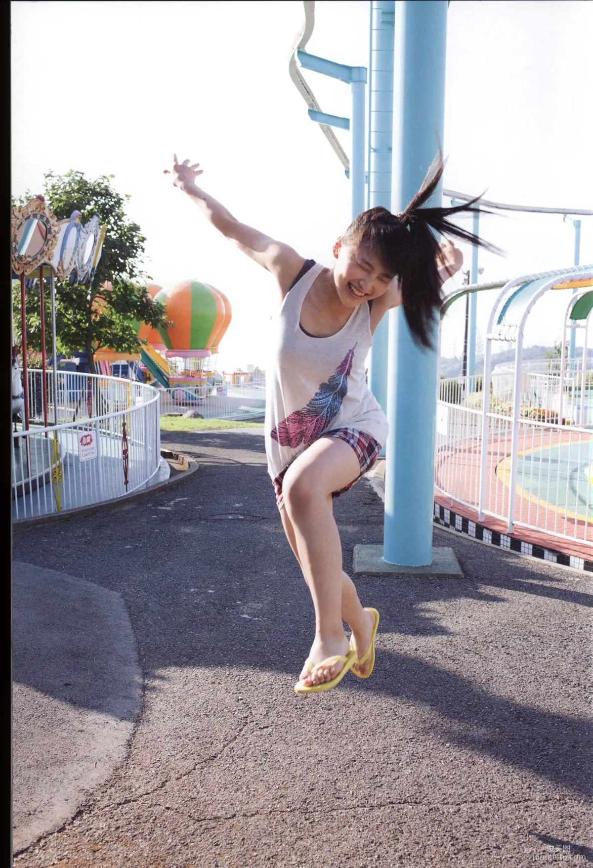 Riho Sayashi 鞘師裡保《太陽》寫真集 33