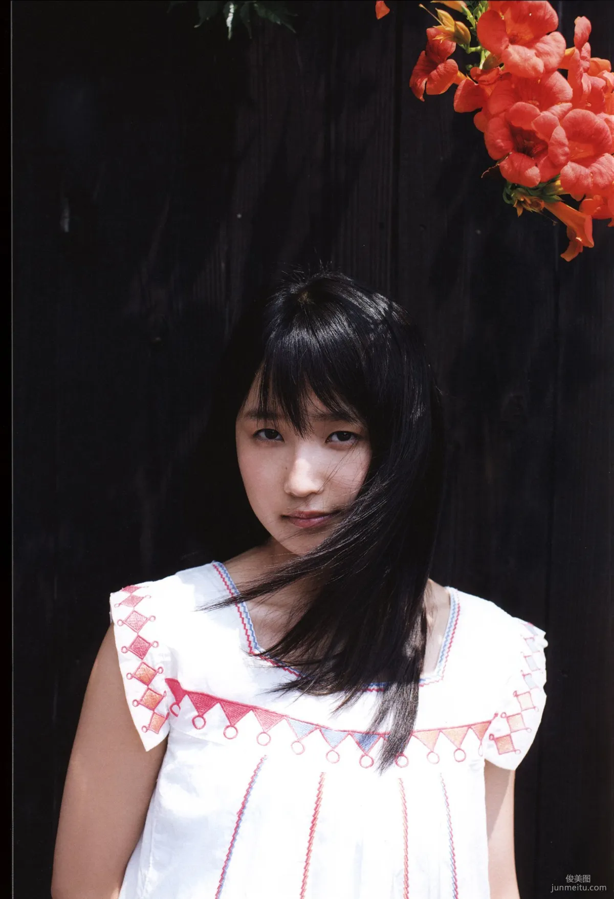 Riho Sayashi 鞘師裡保《太陽》寫真集 31