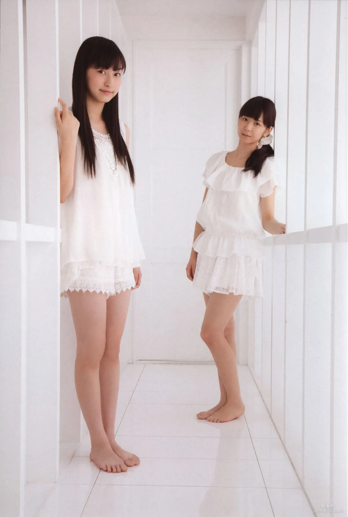 日本美少女組合Juice=Juice《OFFICIAL PHOTO BOOK》寫真集 40