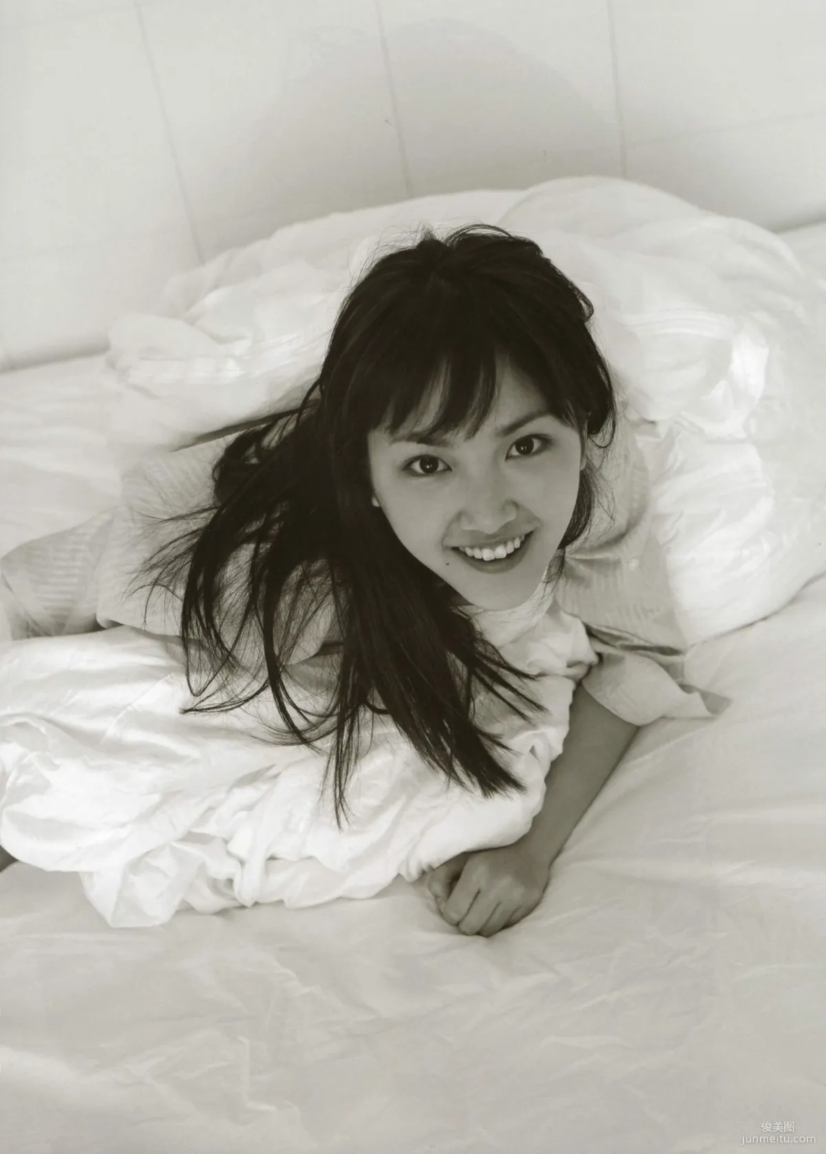Seika Taketomi 竹富聖花 《A message from OWL》寫真集 48