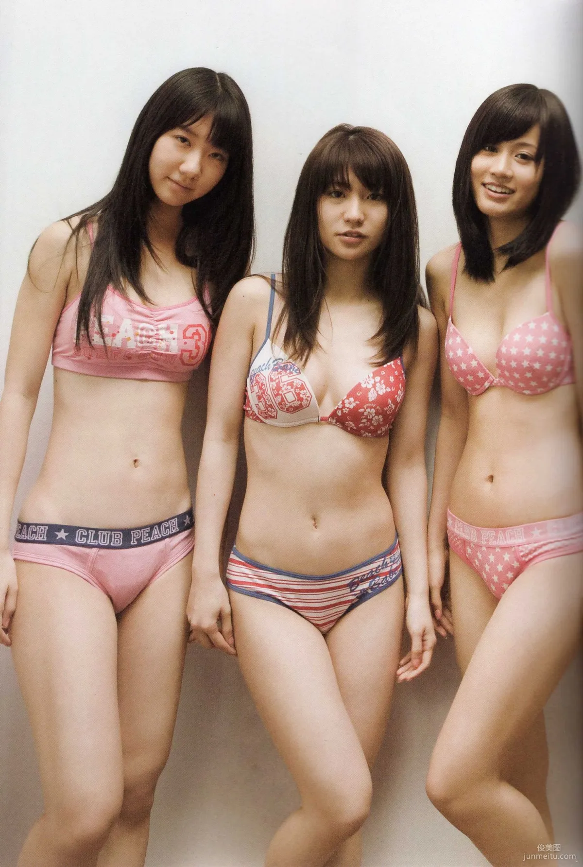 日本AKB48女子組合《2013 Fashion Book内衣秀》寫真集 19