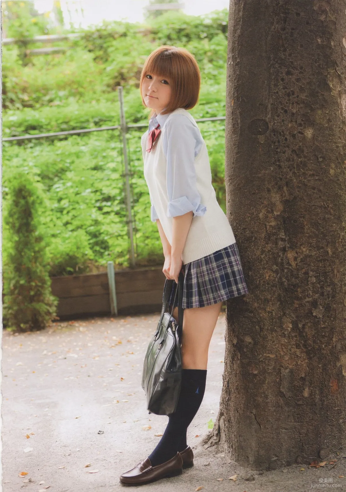 Aika Mitsui 光井愛佳 1stソロ《 愛佳》寫真集 49