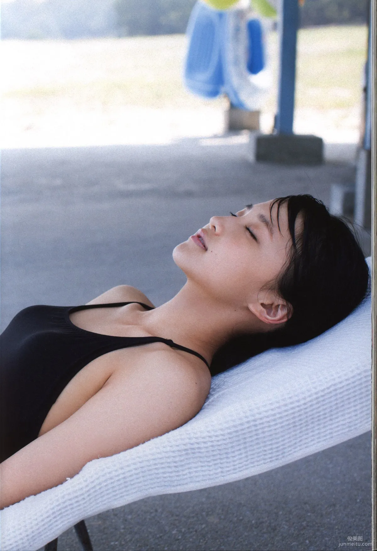 Riho Sayashi 鞘師裡保《太陽》寫真集 70