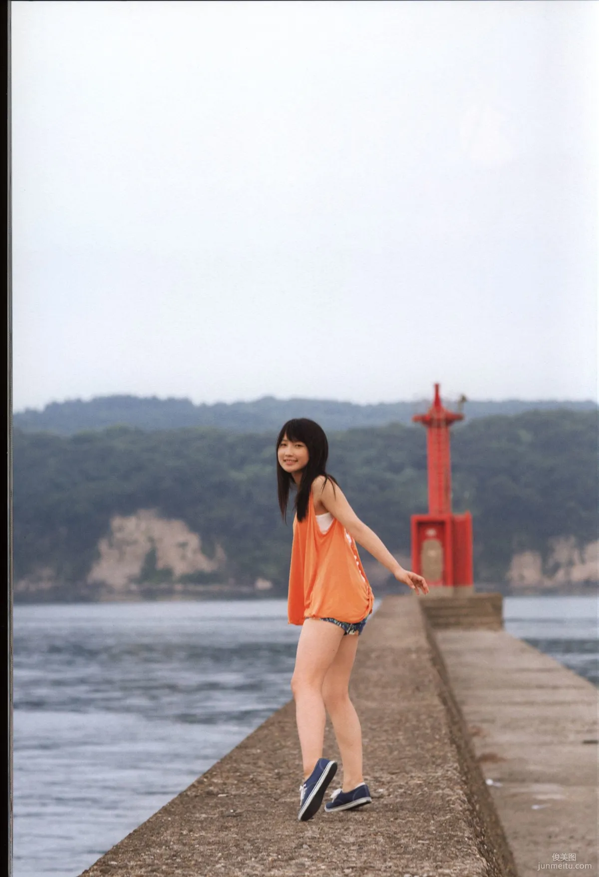 Riho Sayashi 鞘師裡保《太陽》寫真集 64