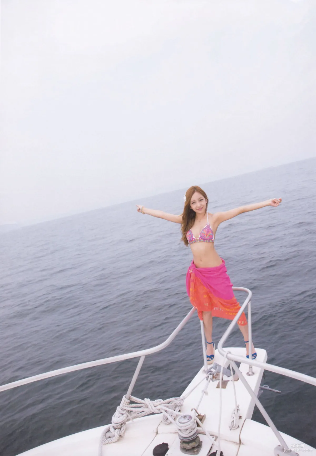 闆野友美 AKB48卒業記念《Tomochin ともちん》寫真集 66
