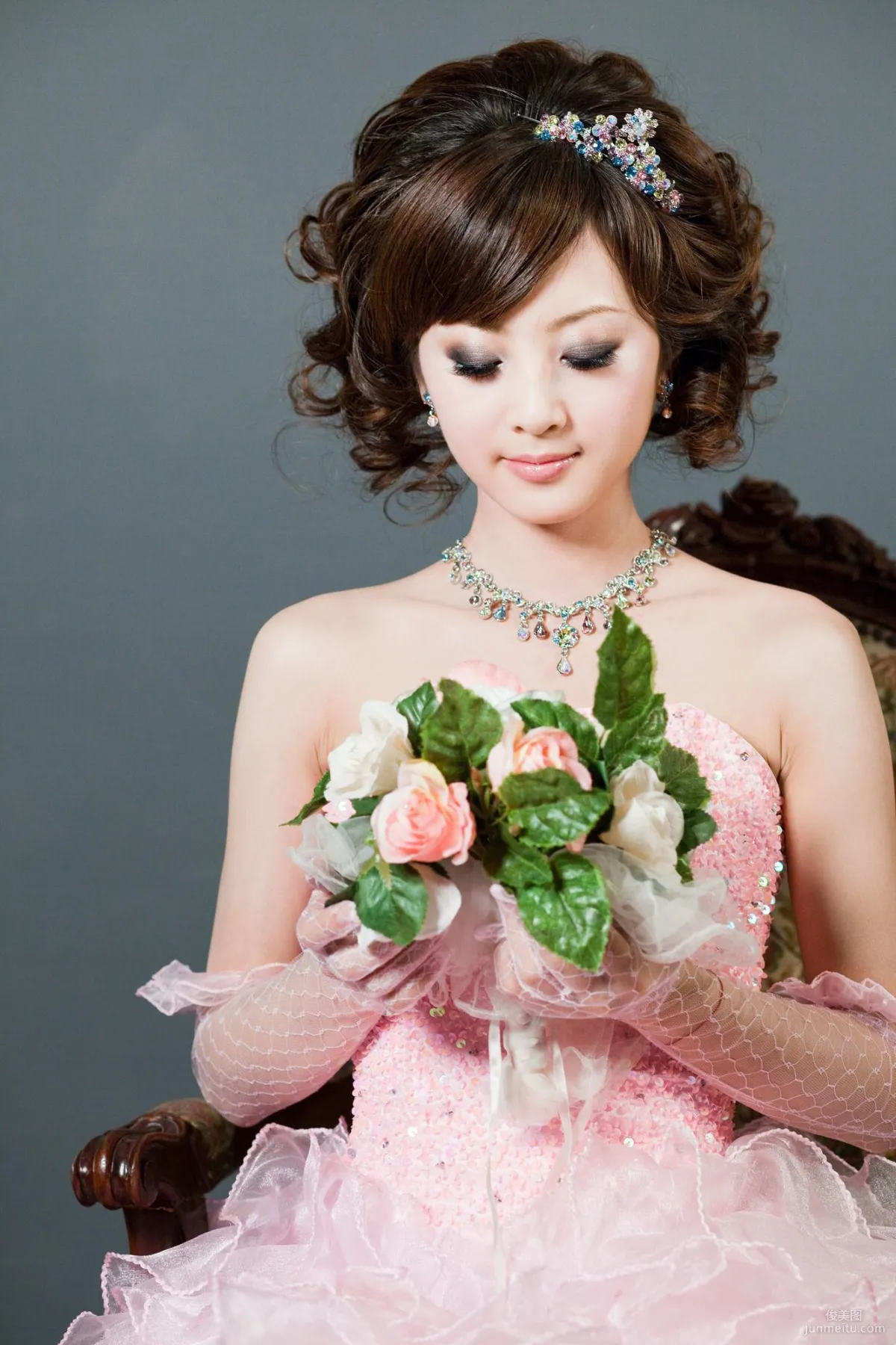 張允霏/果子MM《創意婚紗潮流風》寫真集 42