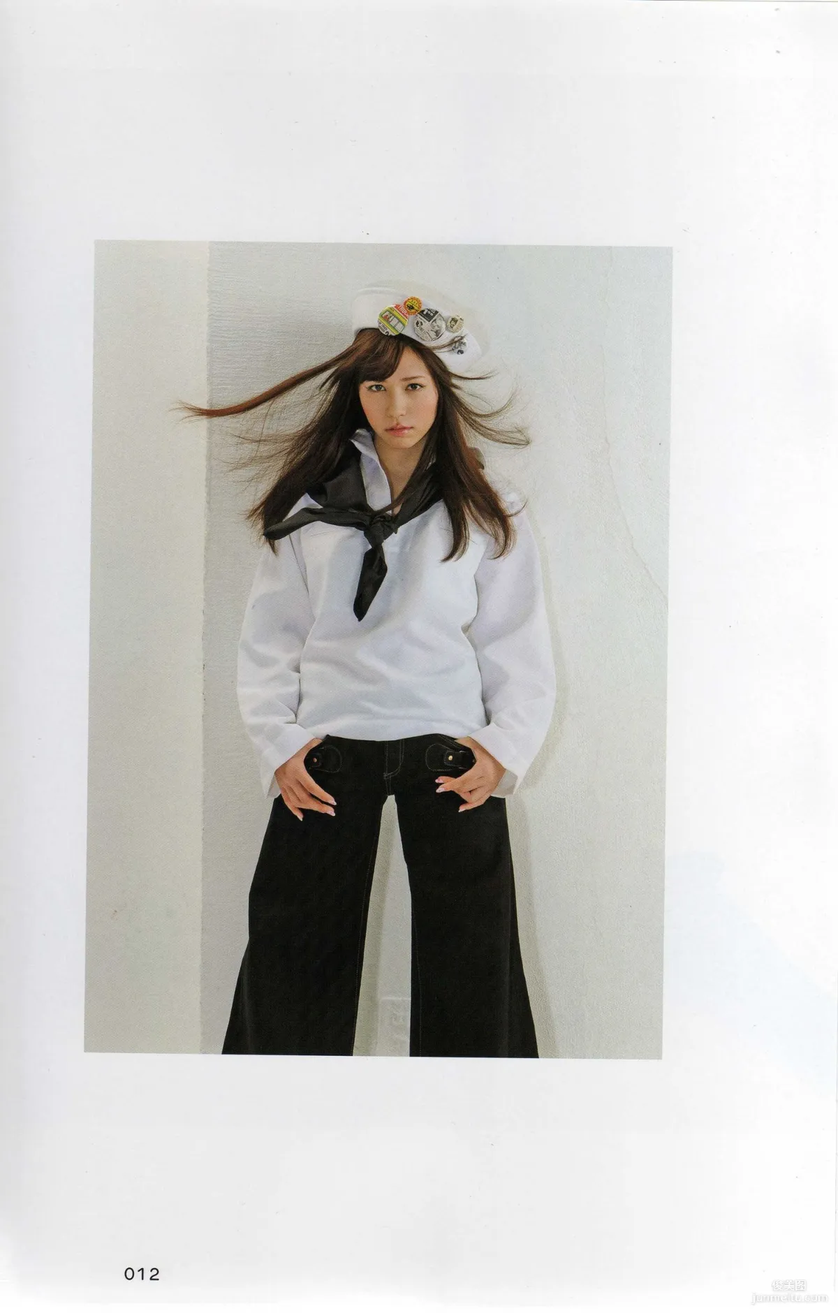 日本AKB48女子組合《2013 Fashion Book内衣秀》寫真集 10