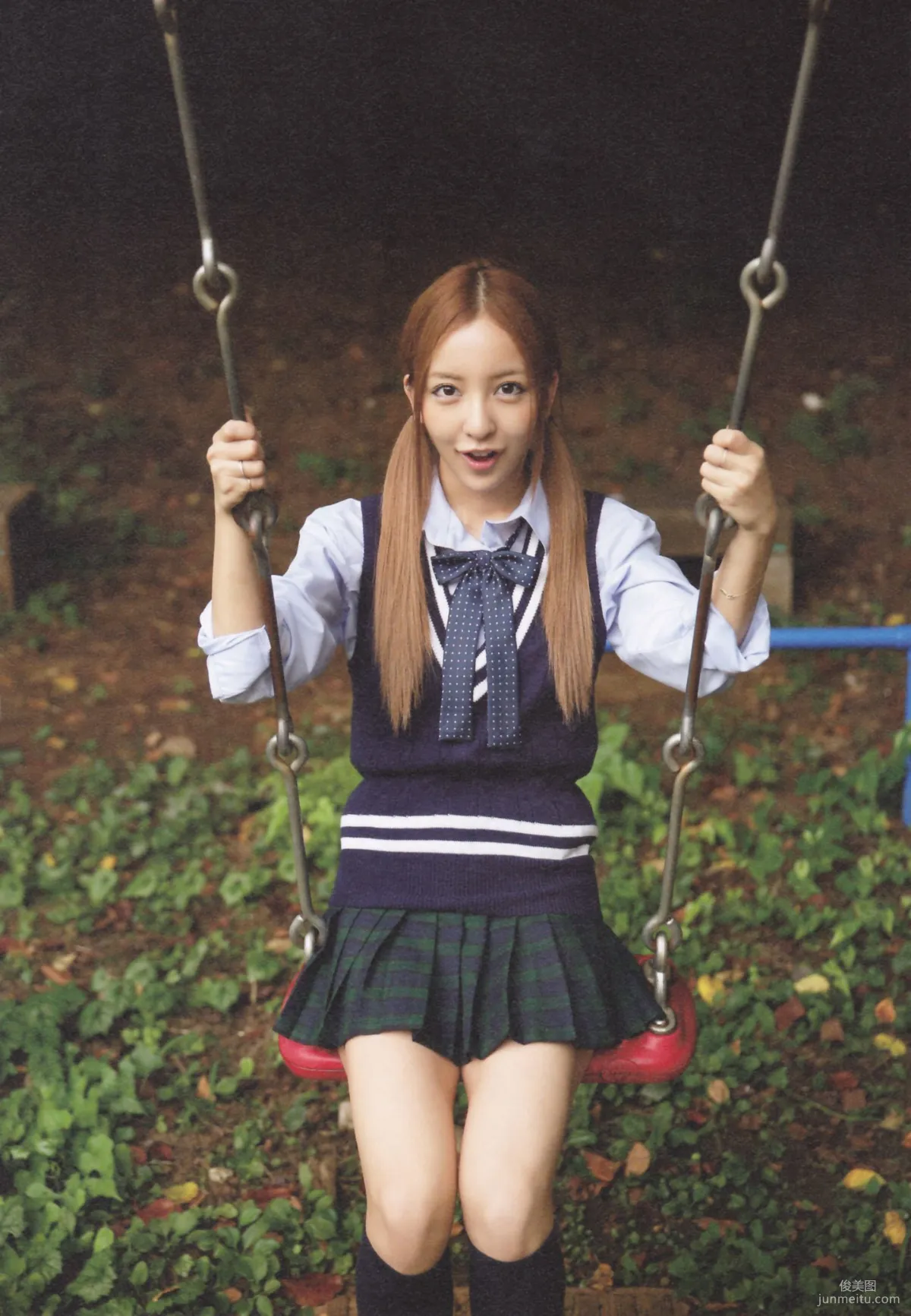 闆野友美 AKB48卒業記念《Tomochin ともちん》寫真集 85