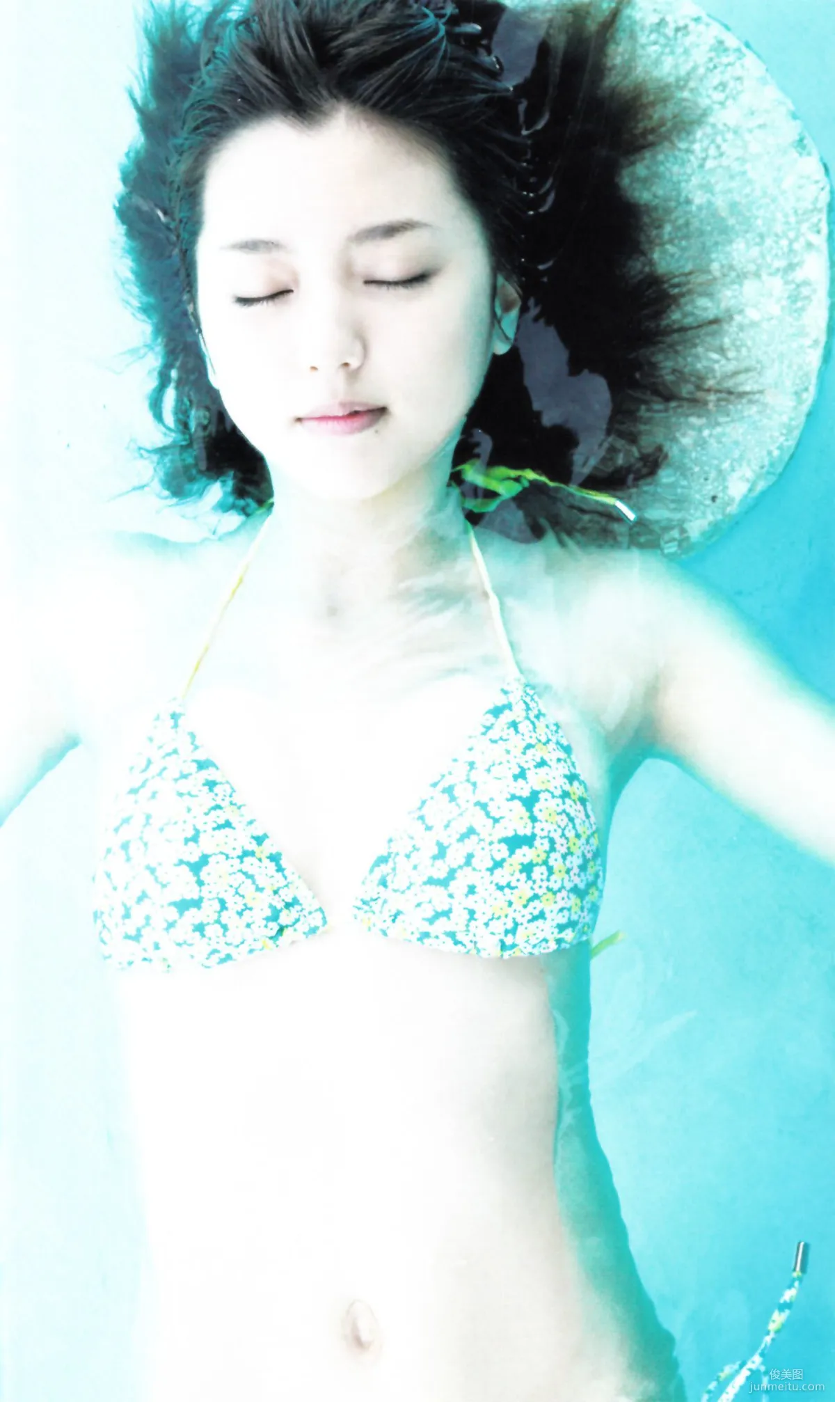 Erina Mano 真野恵裡菜《Manodate》 寫真集 38