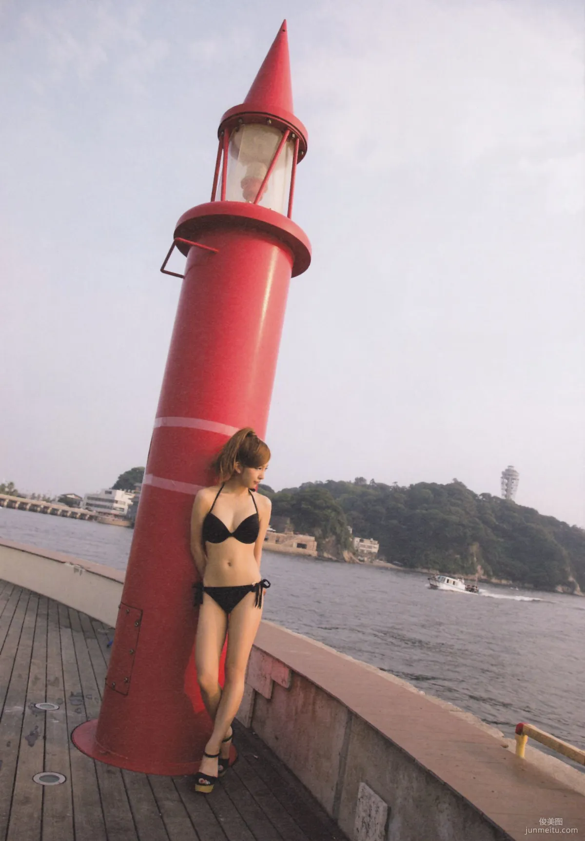 闆野友美 AKB48卒業記念《Tomochin ともちん》寫真集 10