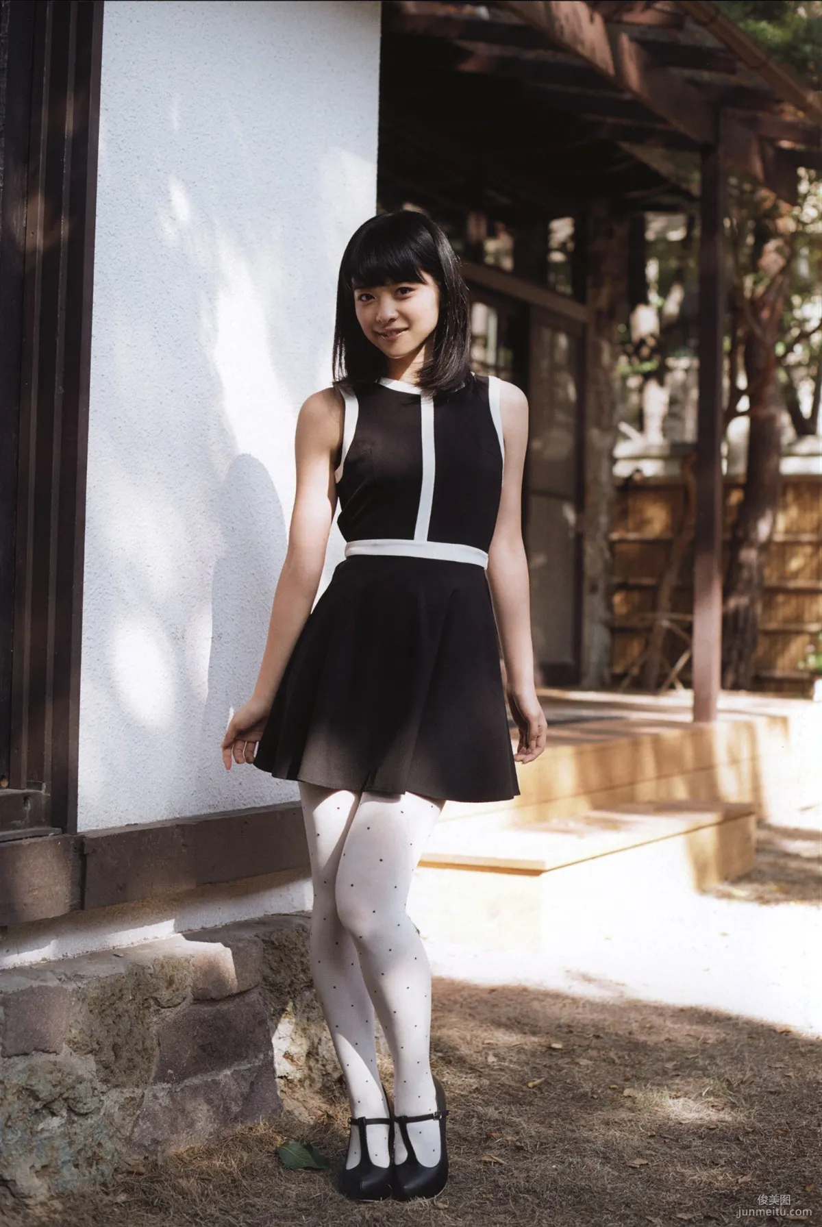 日本美少女組合Juice=Juice《OFFICIAL PHOTO BOOK》寫真集 48
