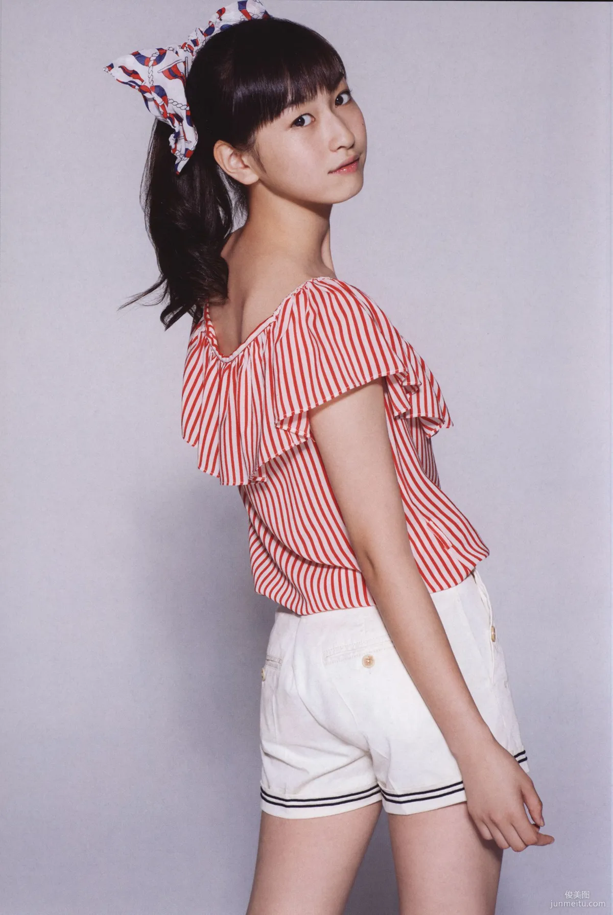 日本美少女組合Juice=Juice《OFFICIAL PHOTO BOOK》寫真集 27