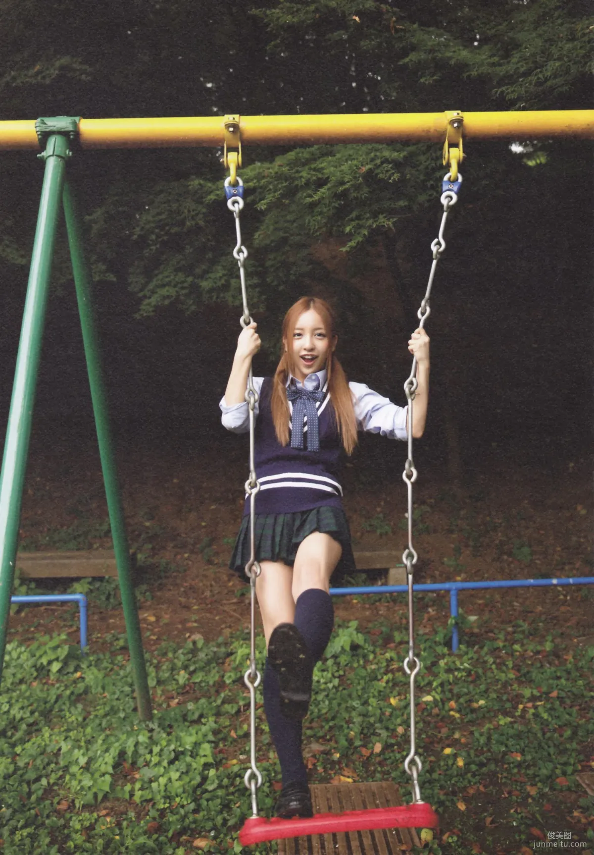 闆野友美 AKB48卒業記念《Tomochin ともちん》寫真集 86