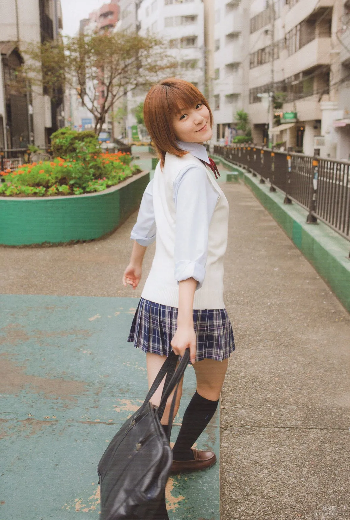 Aika Mitsui 光井愛佳 1stソロ《 愛佳》写真集2