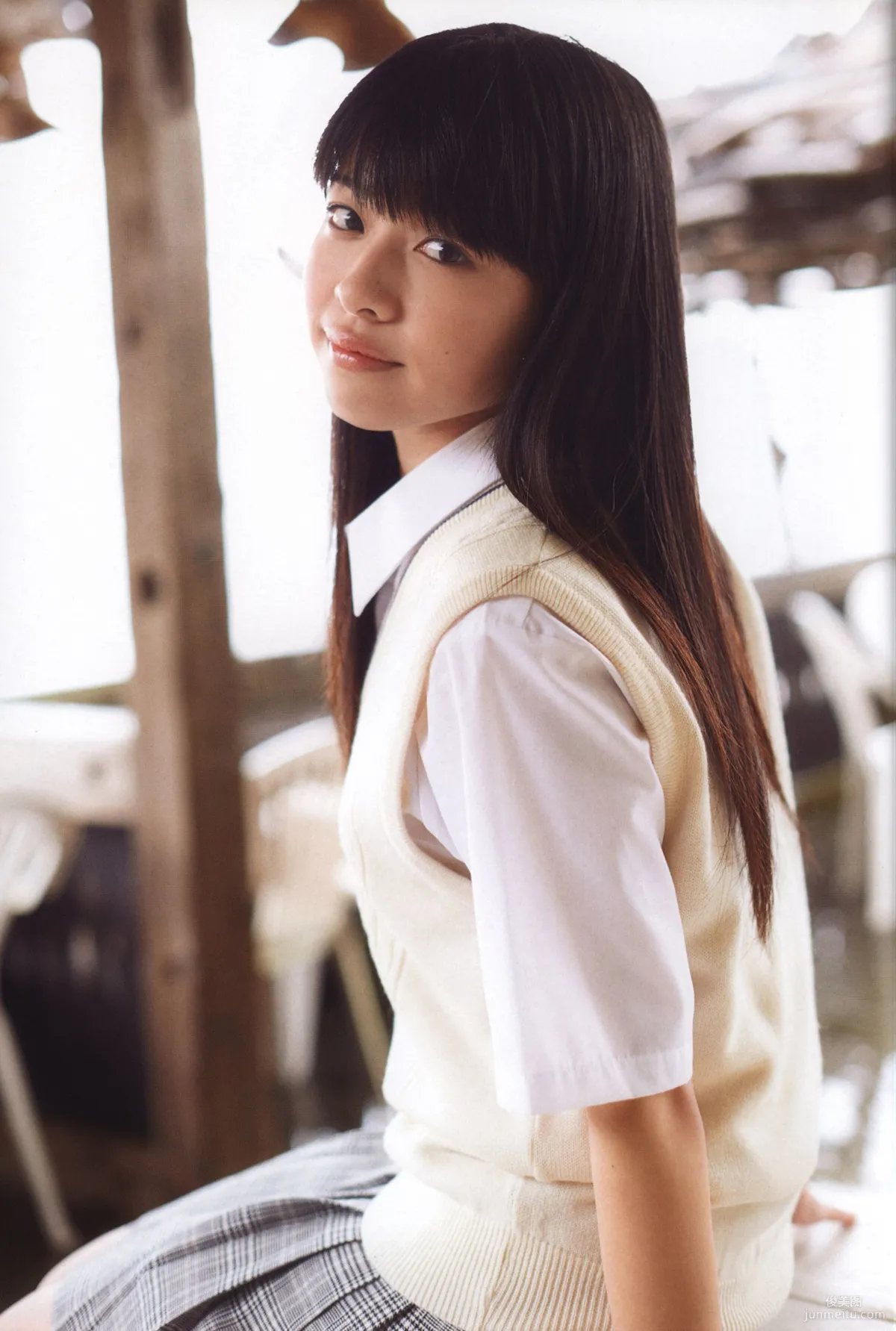 日本美少女組合Juice=Juice《OFFICIAL PHOTO BOOK》寫真集 15