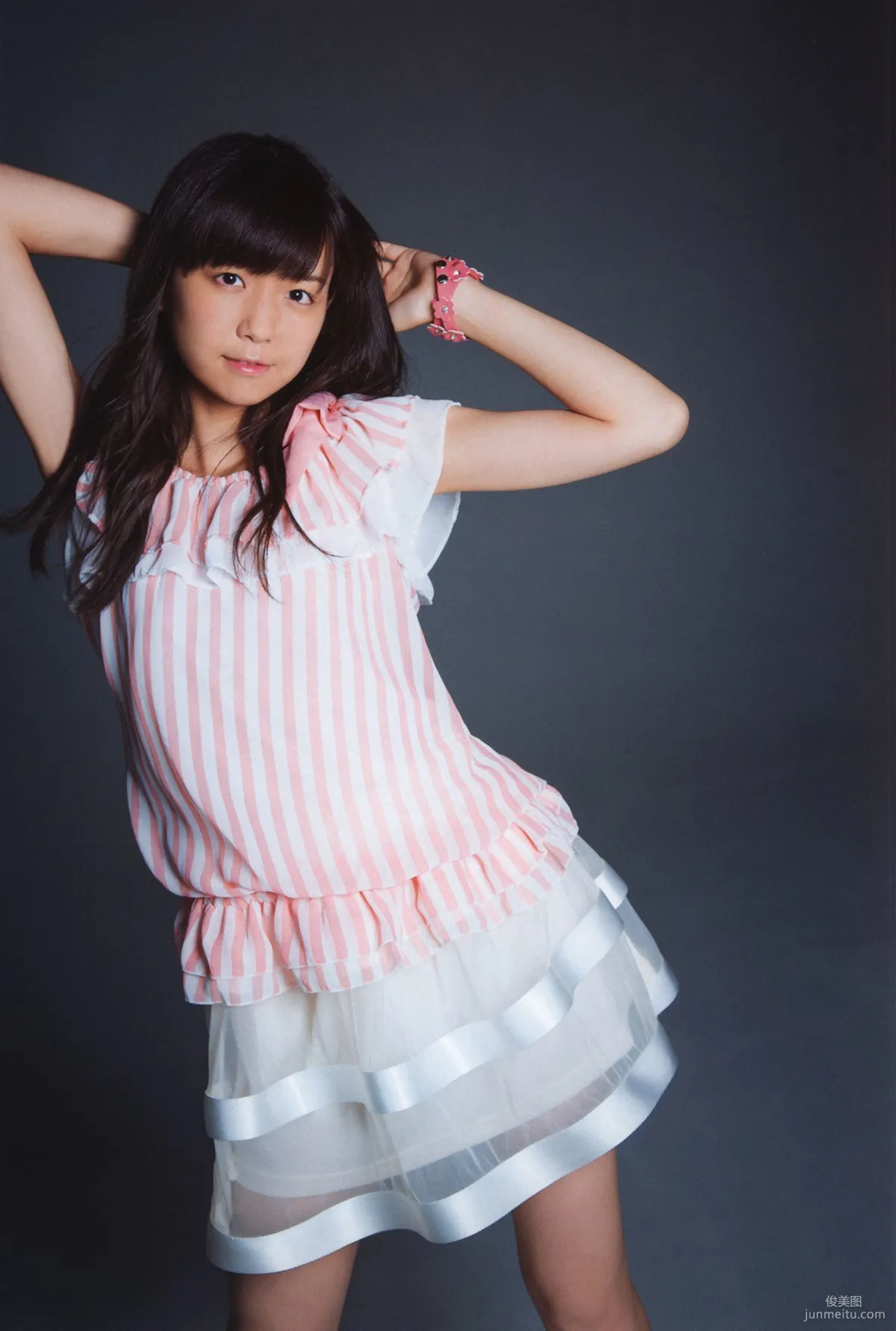 日本美少女組合Juice=Juice《OFFICIAL PHOTO BOOK》寫真集 32