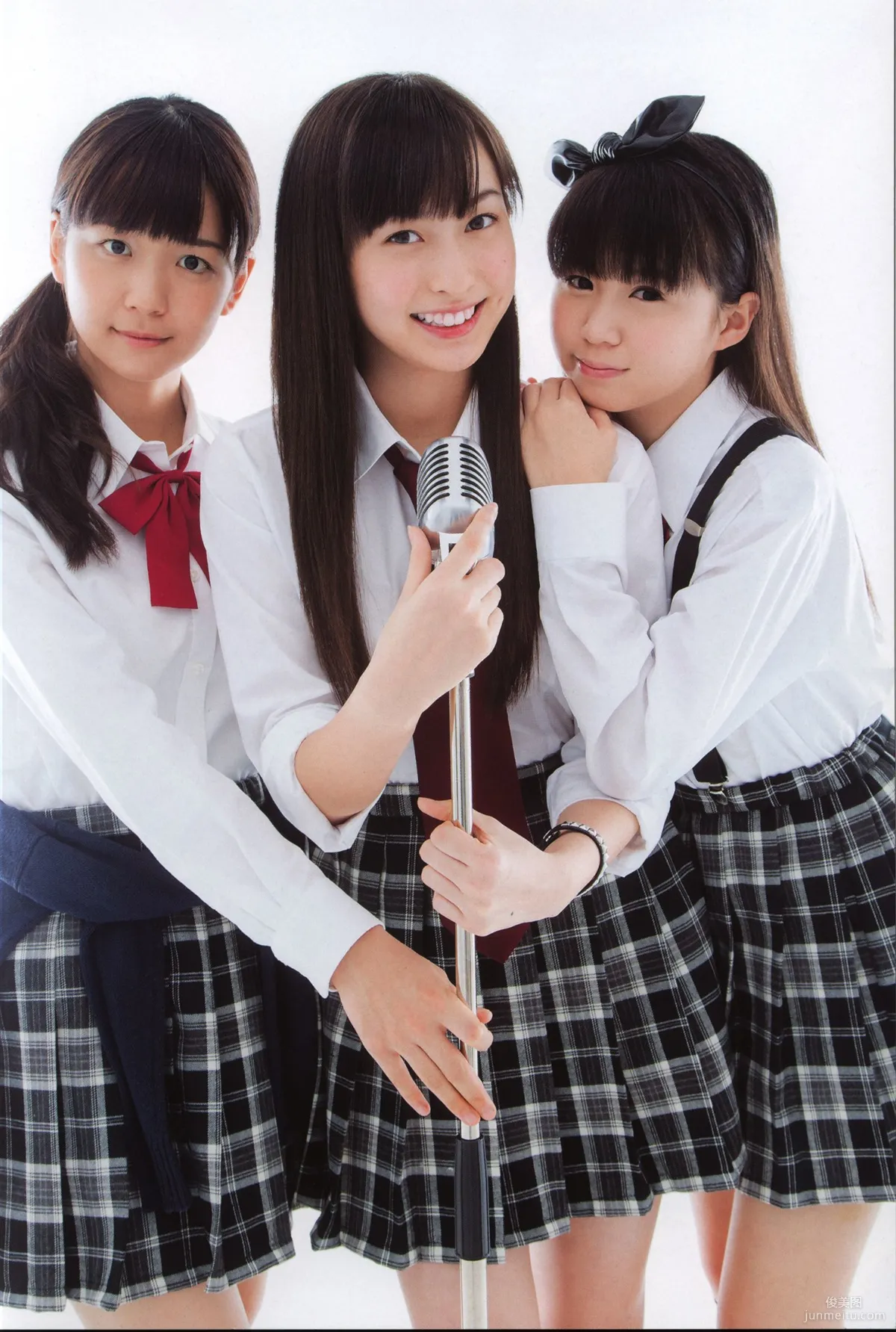 日本美少女組合Juice=Juice《OFFICIAL PHOTO BOOK》寫真集 55