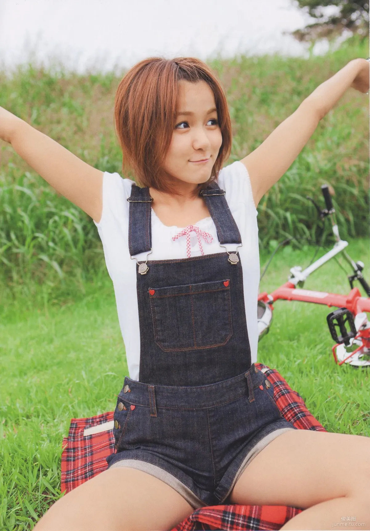Aika Mitsui 光井愛佳 1stソロ《 愛佳》寫真集 16