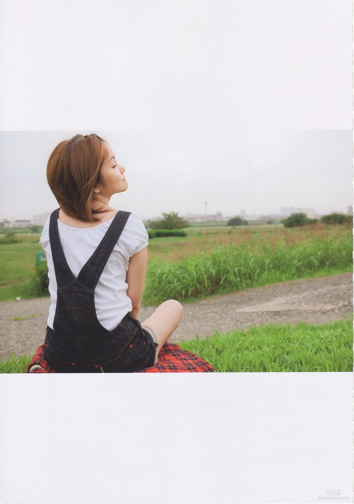 Aika Mitsui 光井愛佳 1stソロ《 愛佳》寫真集 18