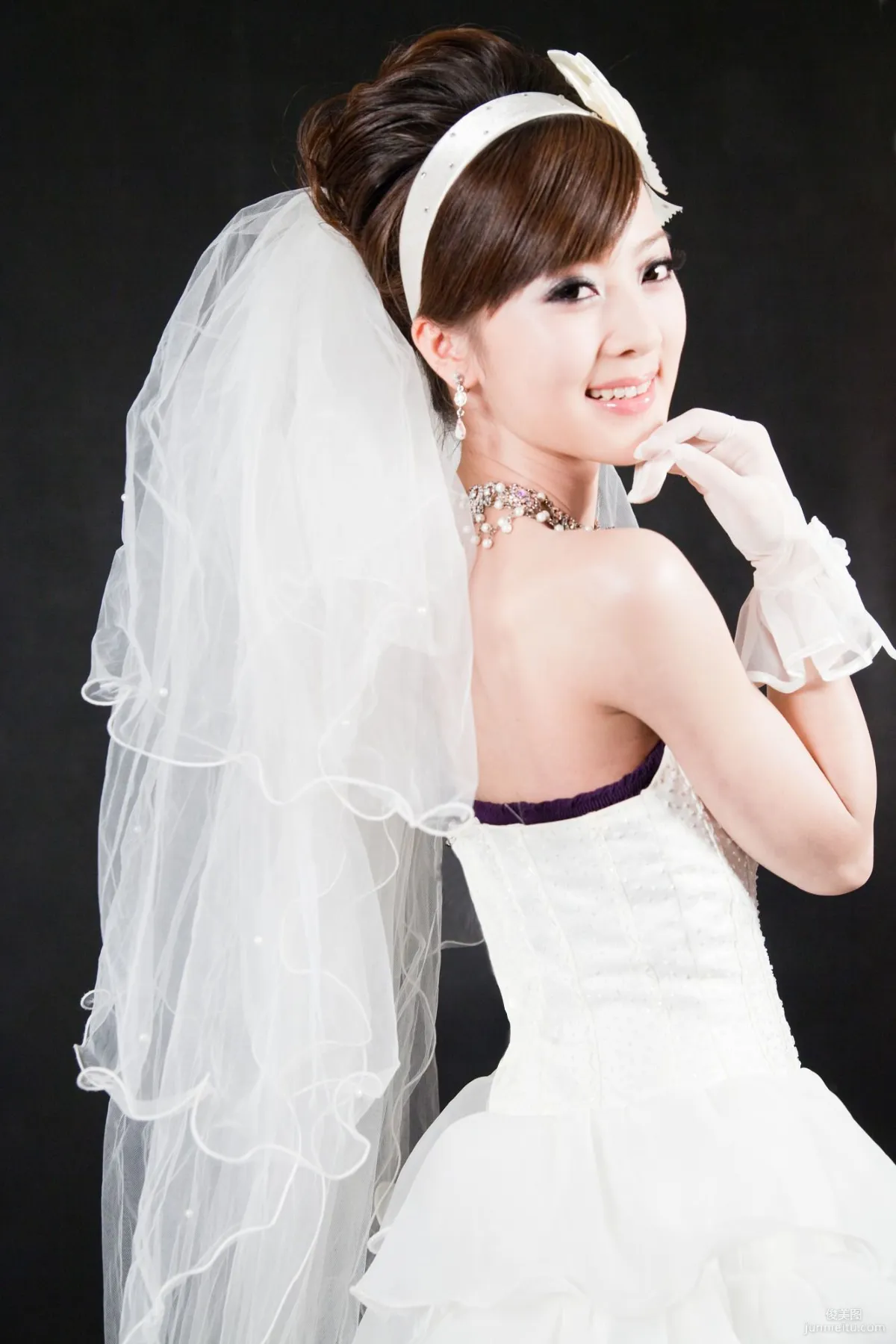 張允霏/果子MM《創意婚紗潮流風》寫真集 5