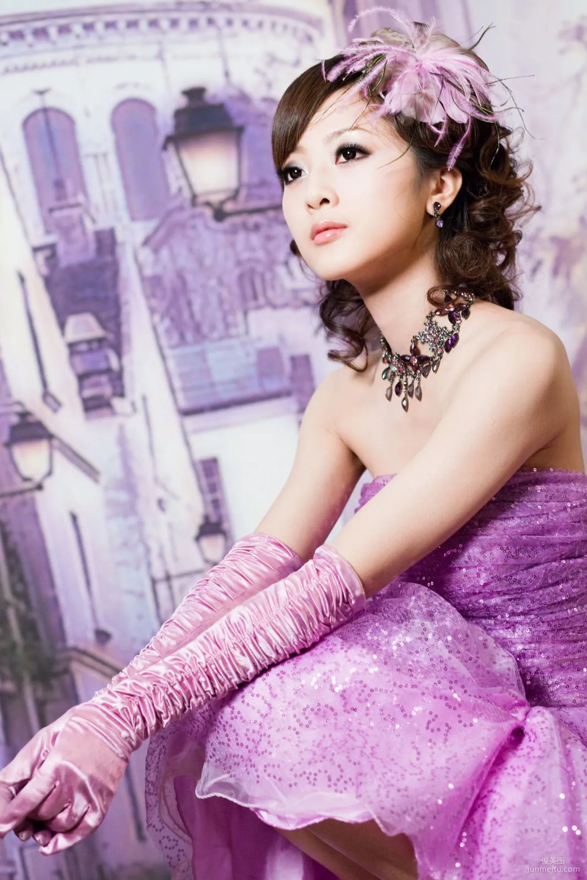 張允霏/果子MM《創意婚紗潮流風》寫真集 30