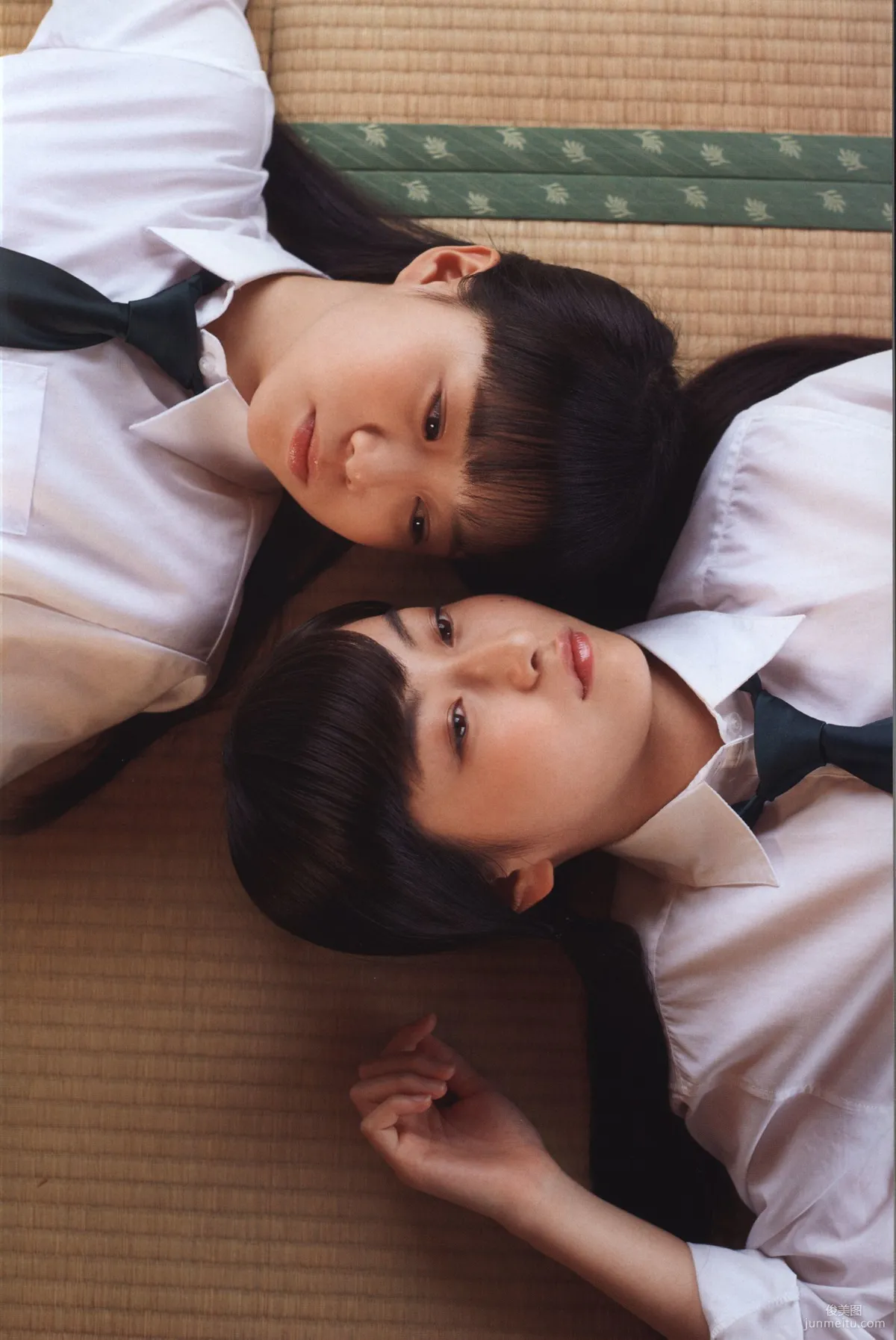 日本美少女組合Juice=Juice《OFFICIAL PHOTO BOOK》寫真集 16