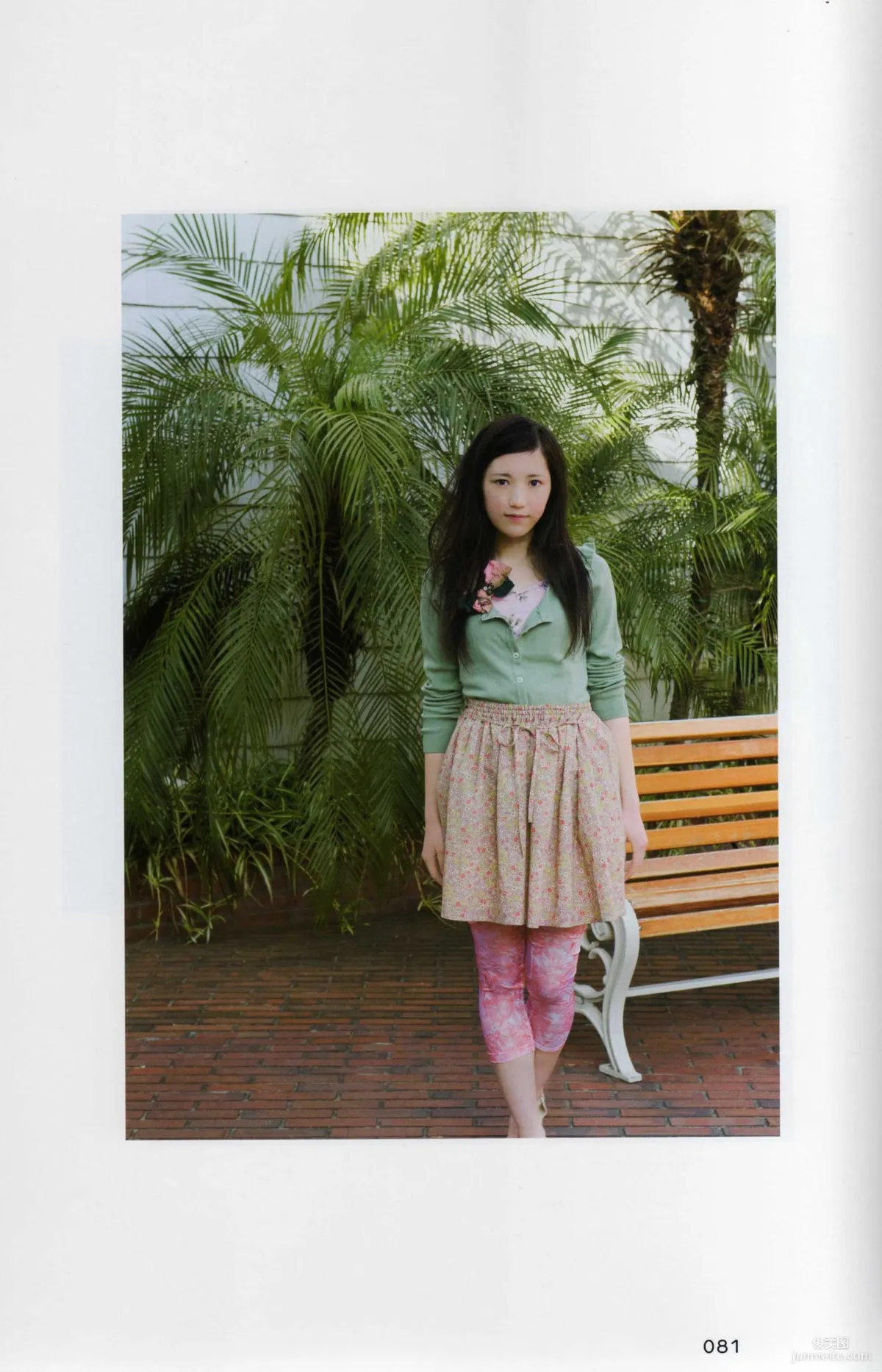 日本AKB48女子組合《2013 Fashion Book内衣秀》寫真集 32