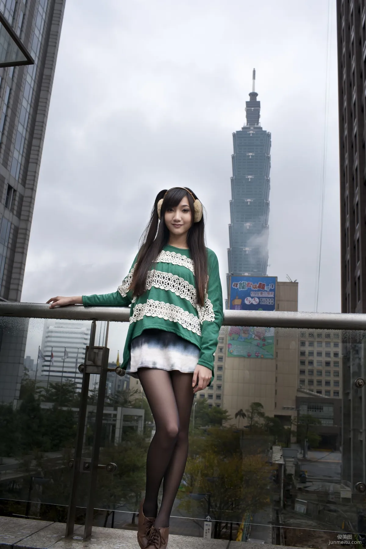 Tina李霜《黑絲街拍圖片》寫真合集 21