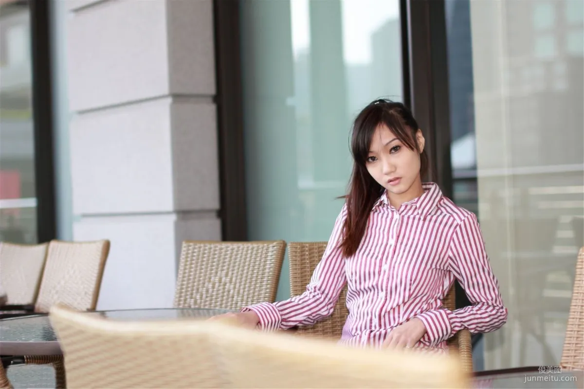 Tina陈思婷《筩玥下午茶外拍》写真集1