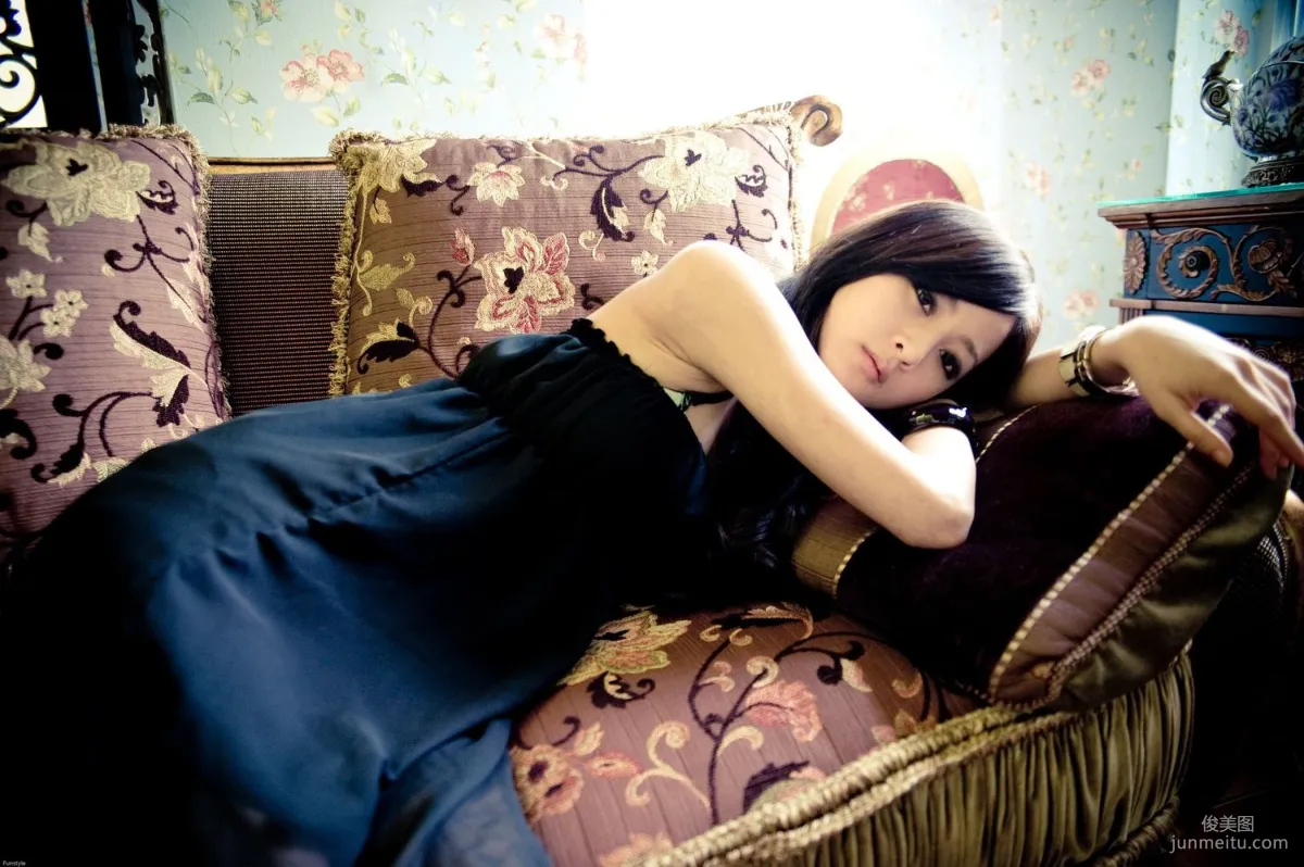 果子MM/Mikako《歐莉葉荷外拍》寫真集 54