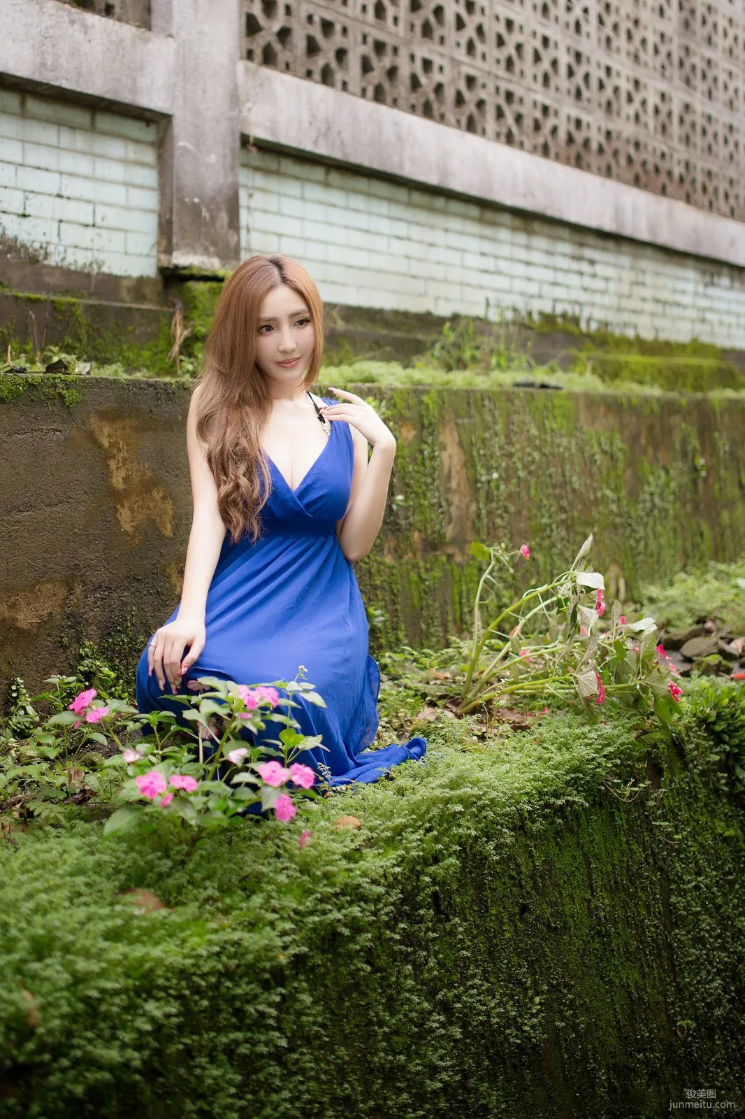 台灣趙芸Syuan《極品藍色長裙女神》寫真集 2