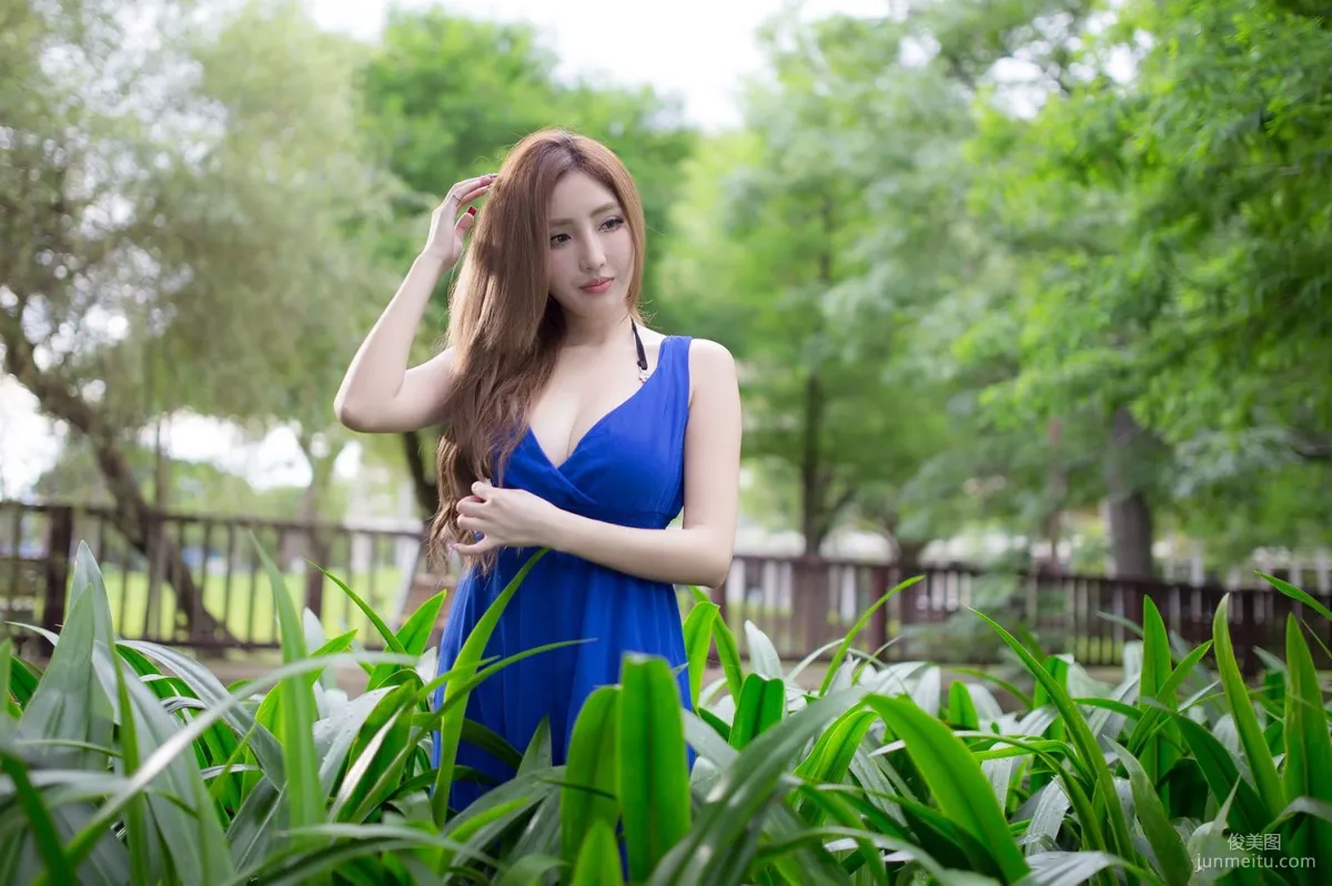 台灣趙芸Syuan《極品藍色長裙女神》寫真集 56