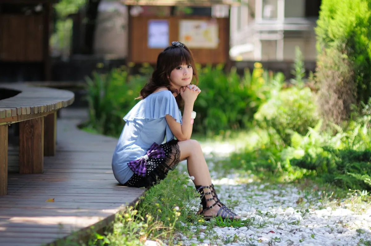 果子Mikako《台大法商學院外拍》寫真集 19