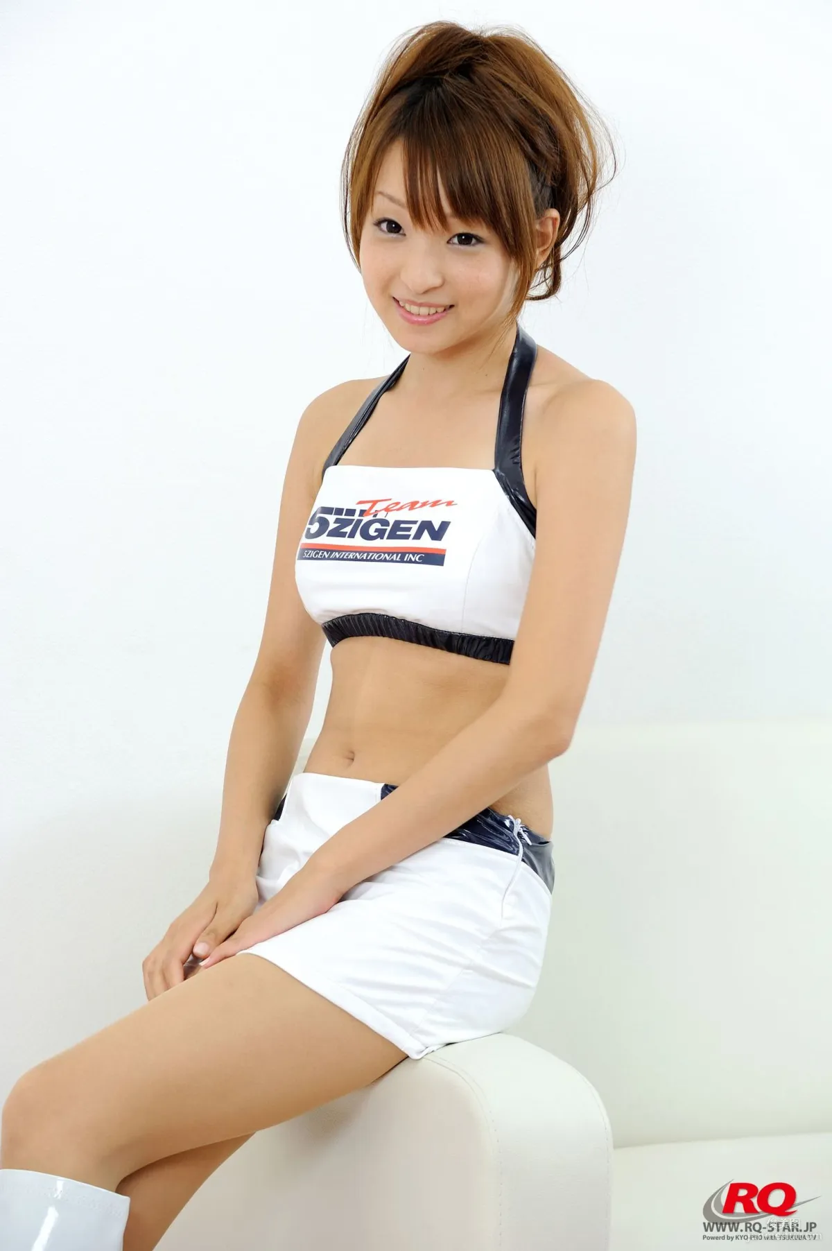 [RQ-STAR] NO.00085 Mio Aoki 青木未央 Race Queen – 2008 5Zigen 寫真集 32