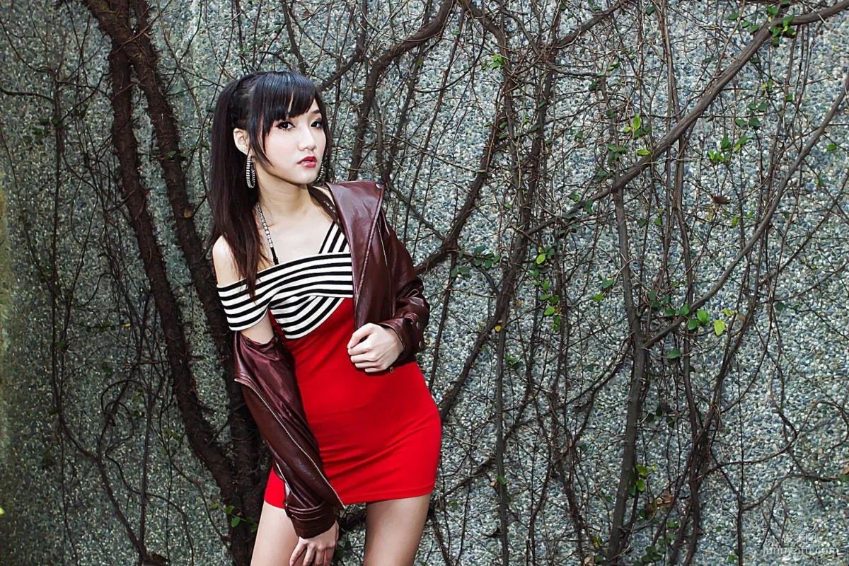 台灣腿模Tina陳思婷《美國街》街拍寫真集 28