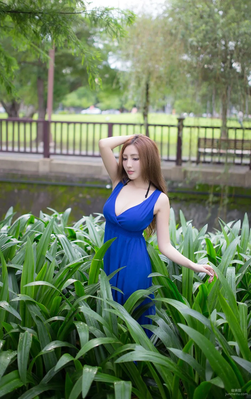 台灣趙芸Syuan《極品藍色長裙女神》寫真集 55