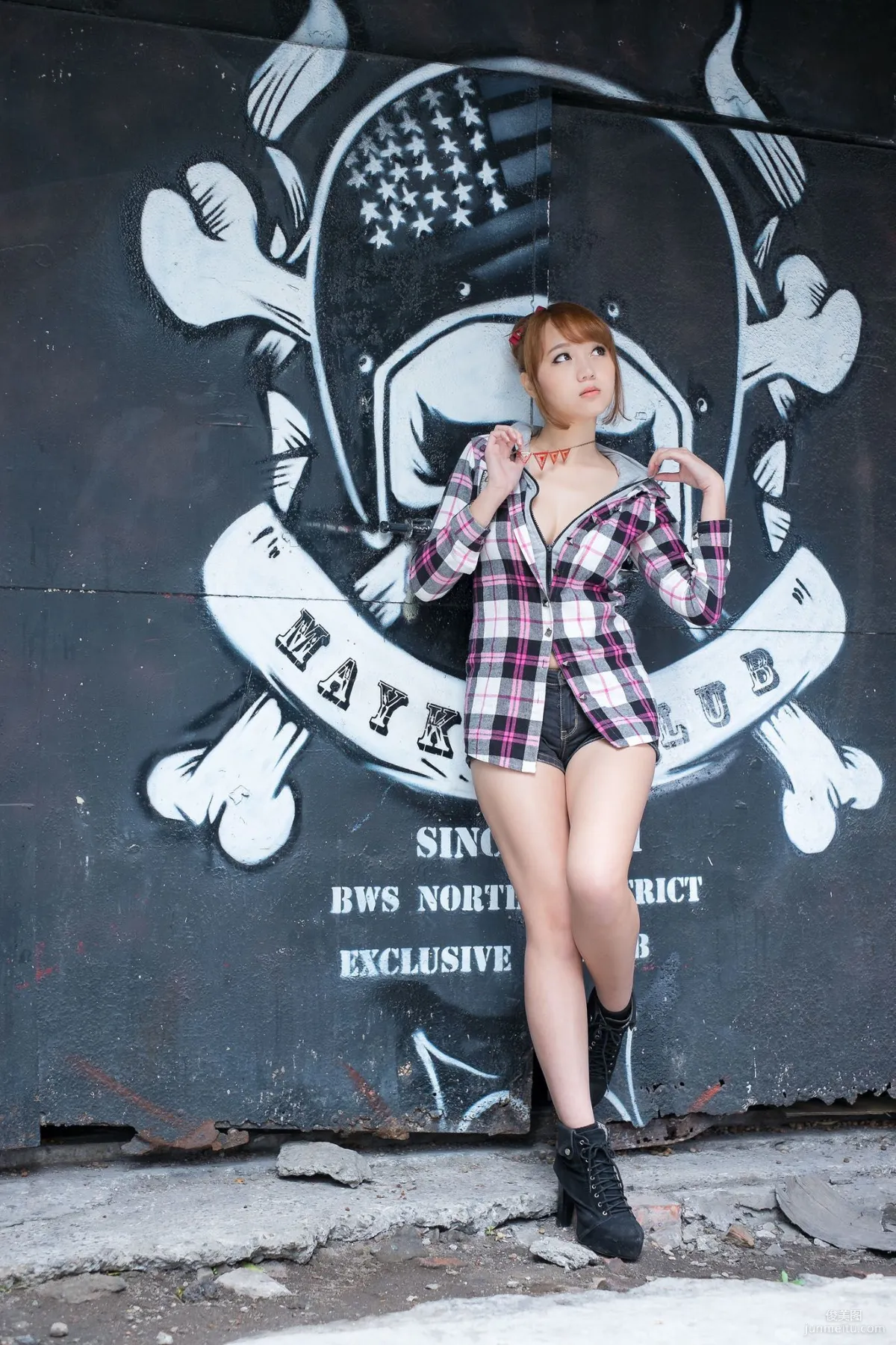 台灣美女黃镫娴Neko《信義外拍》寫真集 16