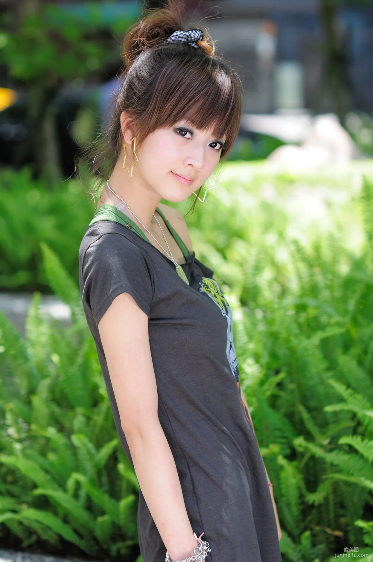 果子Mikako《台大法商學院外拍》寫真集 47