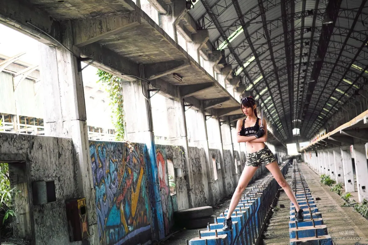 台灣美女蔡譯心Candice《南港廢墟外拍》寫真集 11
